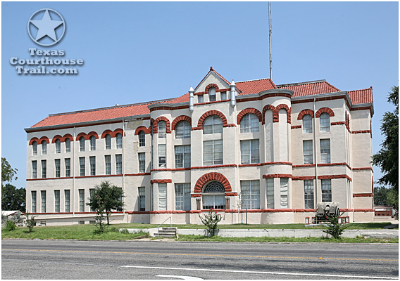 Karnes-County-Courthouse-002.jpg